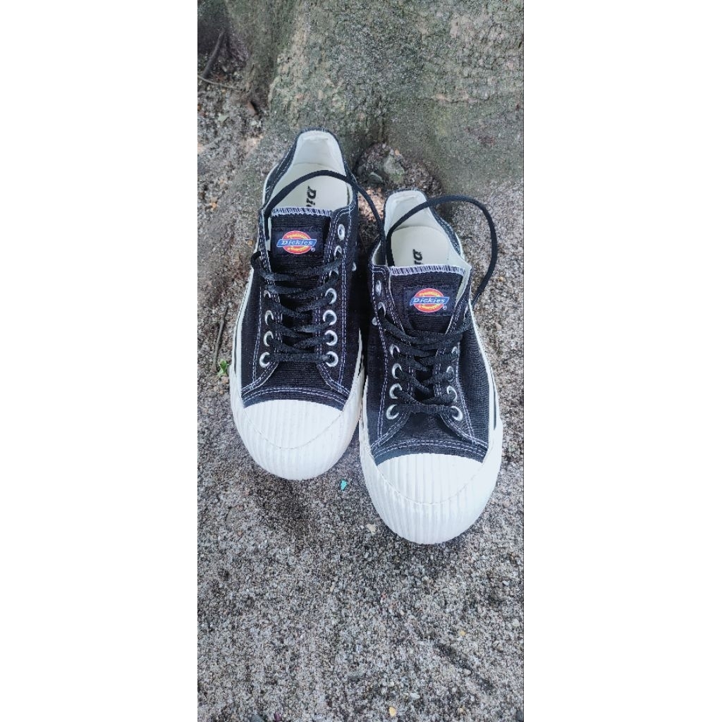 sepatuDICKIES