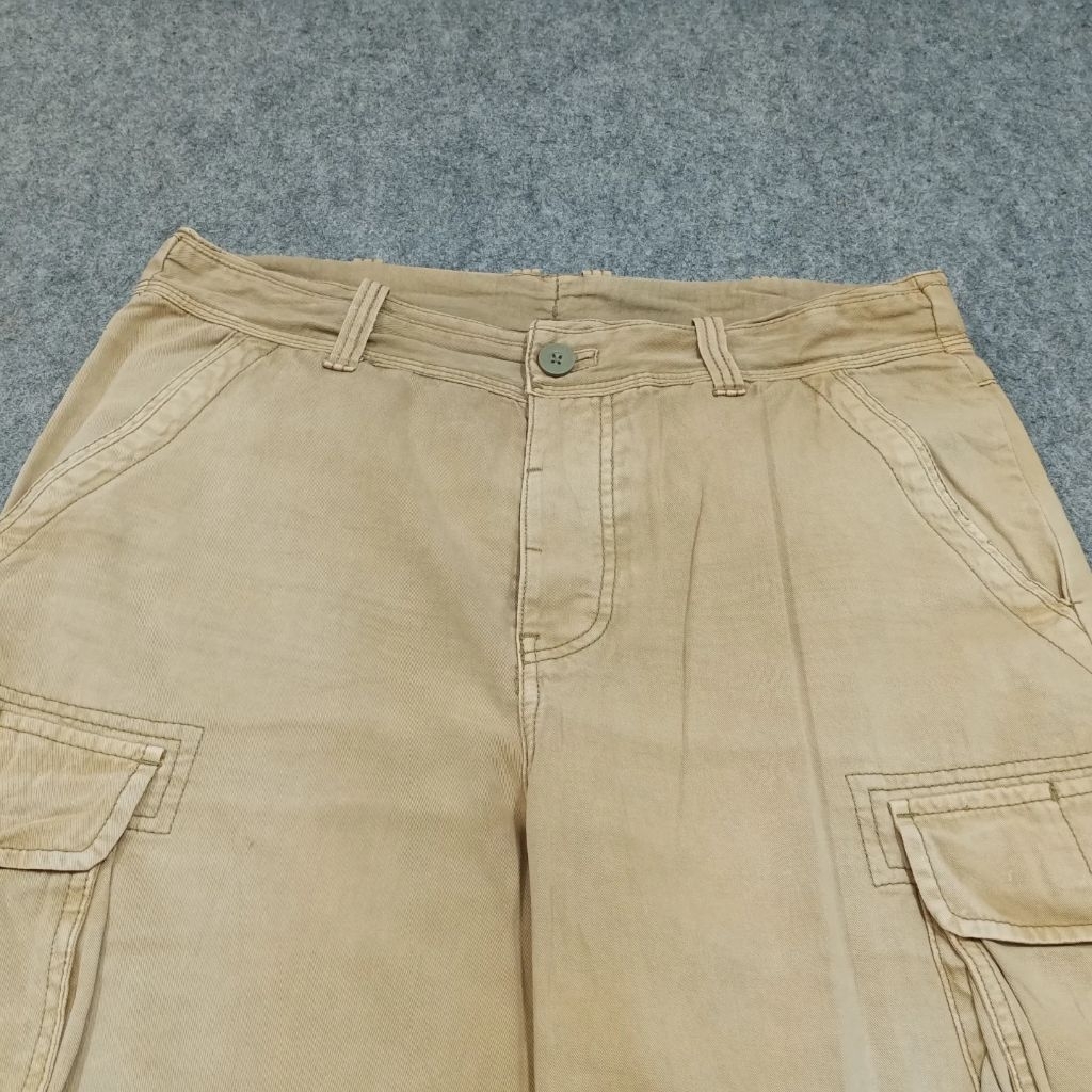 celana pendek pria cargo H&M size 32 second