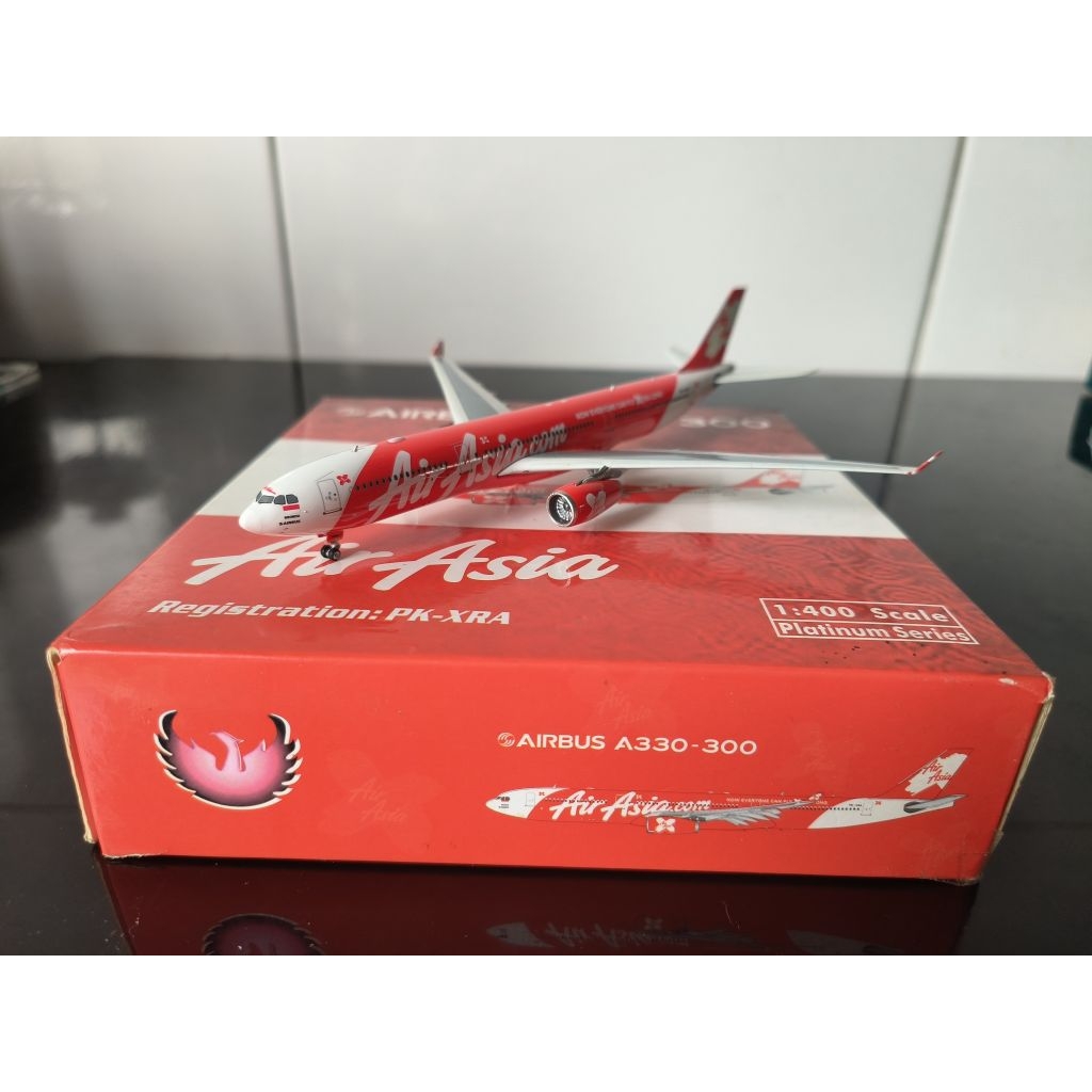 Diecast AirAsia Malaysia Airbus A330-300 XXD UFC Phoenix Models 1:400