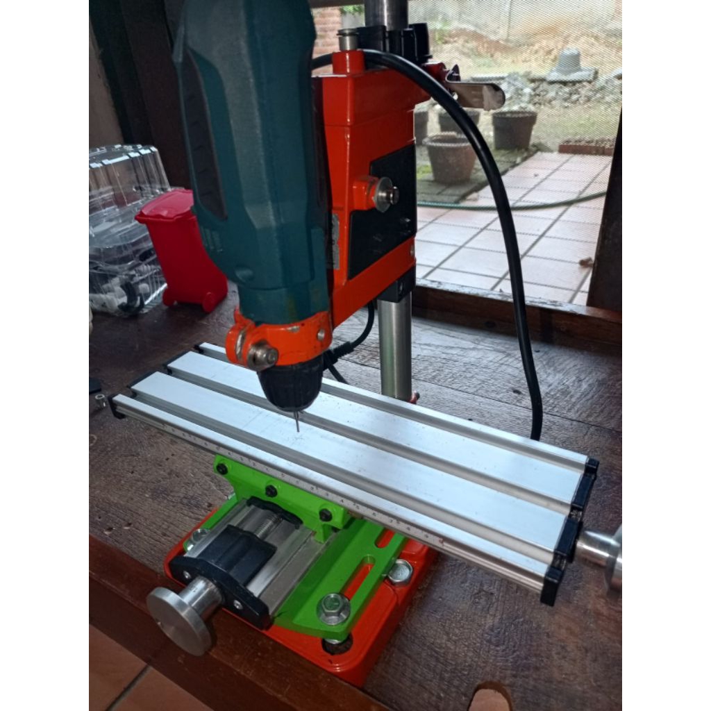 Milling Cross Ragum Meja dan Dudukan Bor Ajustable