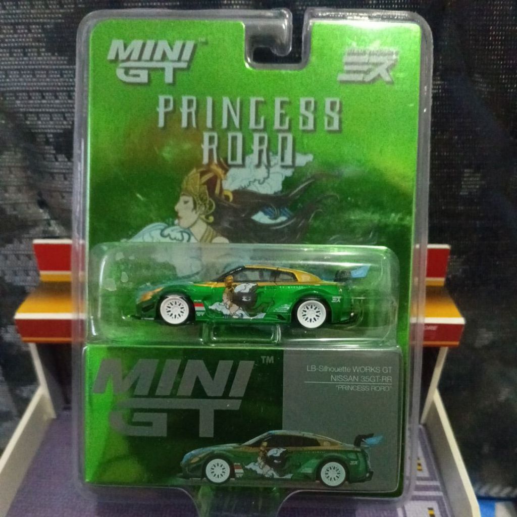 mini gt Nissan R35