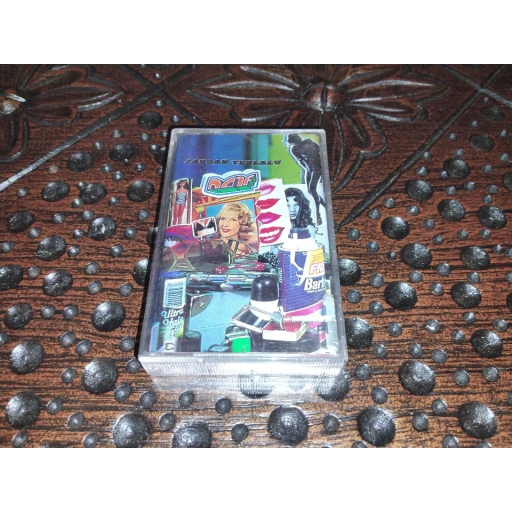 Kaset Indie Pop, Naif - Jangan Terlalu Naif