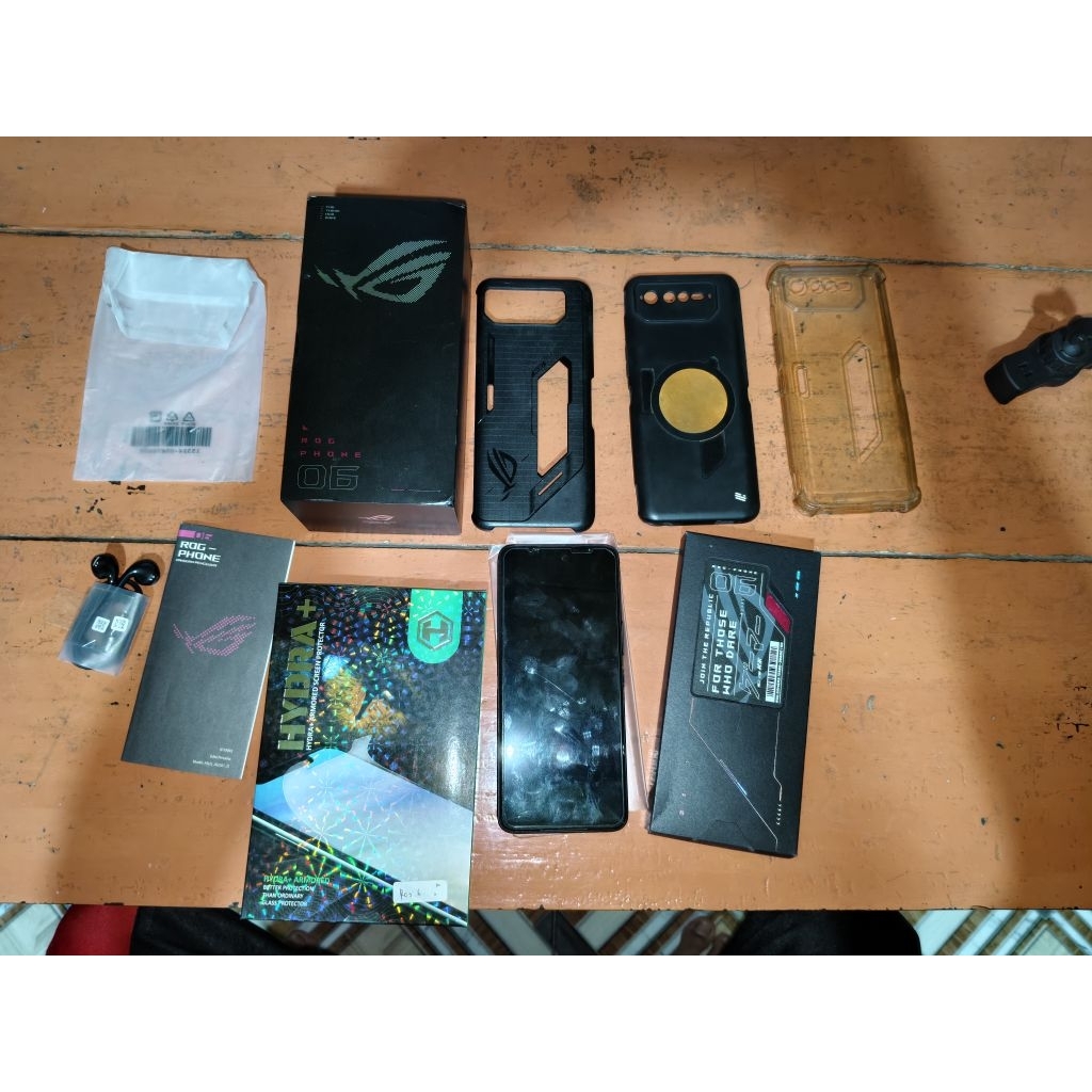 Asus ROG Phone 6 pro SD 8+ gen1 12/256 minus