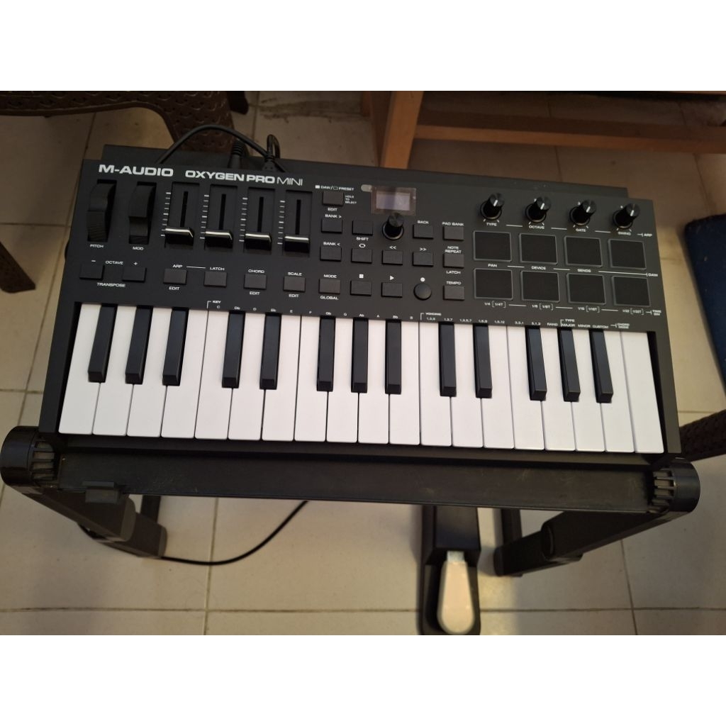 Midi Controller M-Audio Oxygen Mini Pro 32 Keys Second Bonus Sustain Alctron