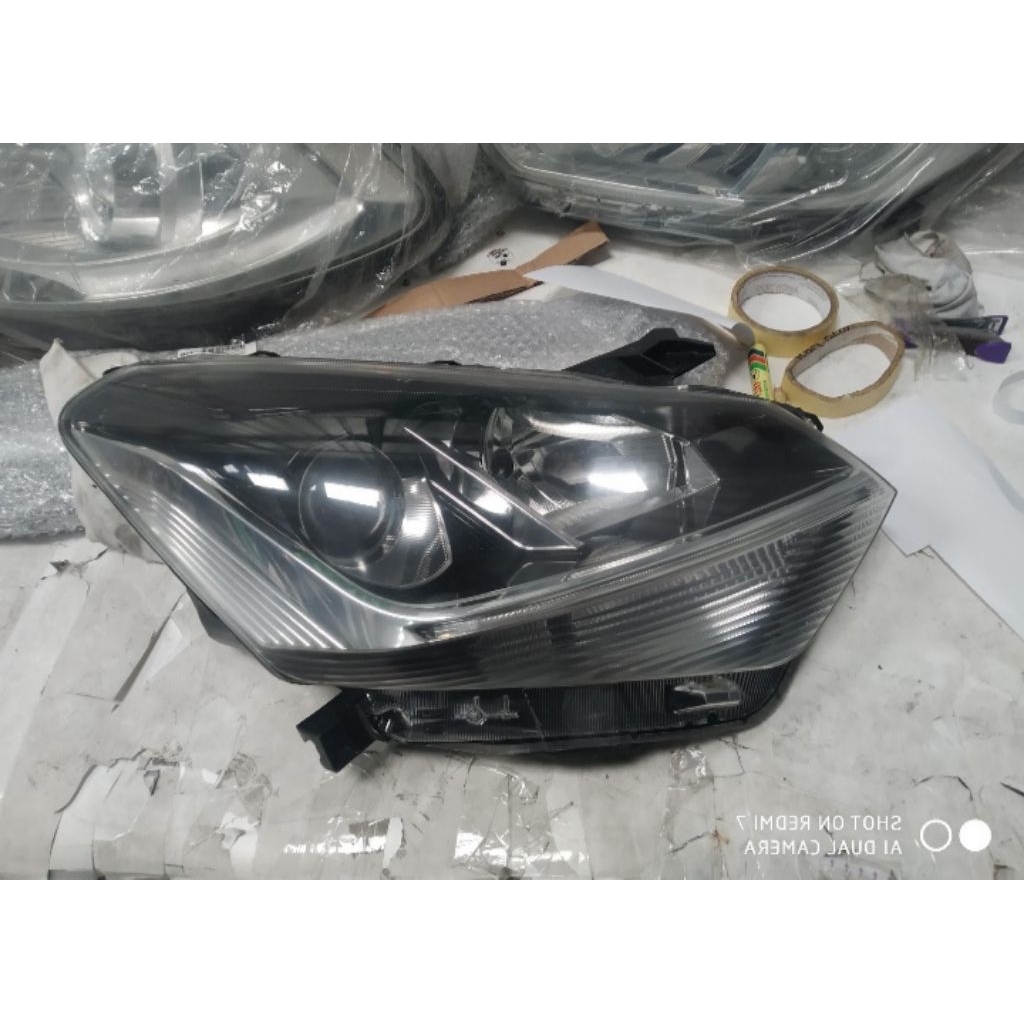 HEADLAMP LAMPU DEPAN KANAN AGYA 2014-2016