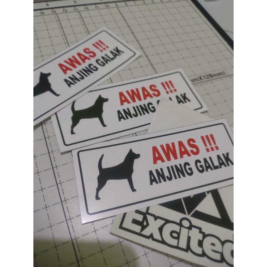 STIKER VINYL AWAS ANJING GALAK