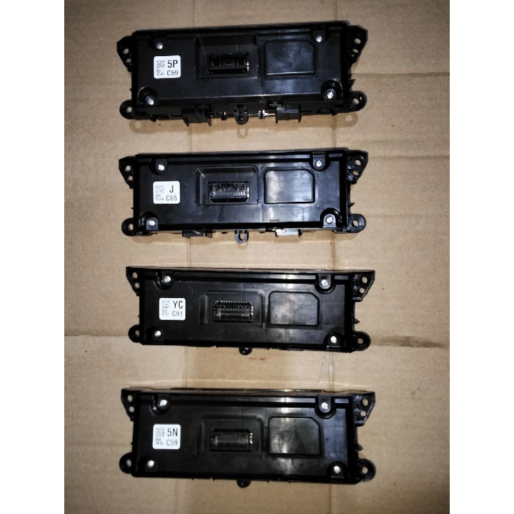 Panel AC Digital Toyota Avanza 2021-2024 Original