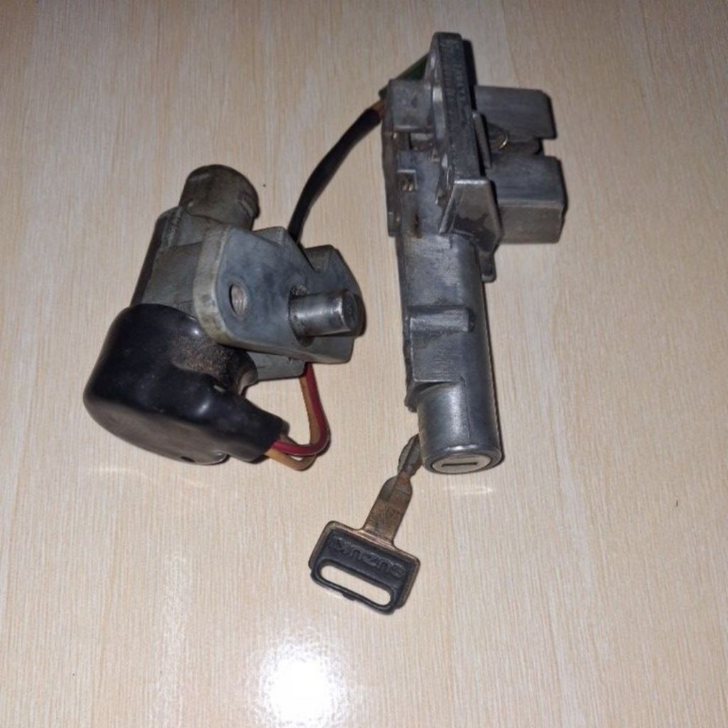 kunci kontak+Jok satria 2 tak lumba