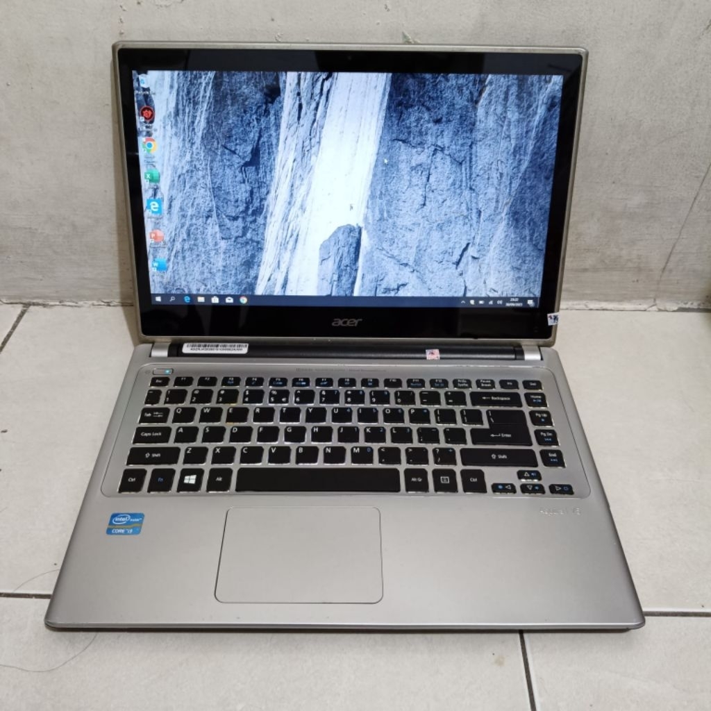 Laptop  Acer Aspire V5-471P, Touchscreen,intel Core i3 - 3227U Ram : 4 GB- HDD : 1 TB