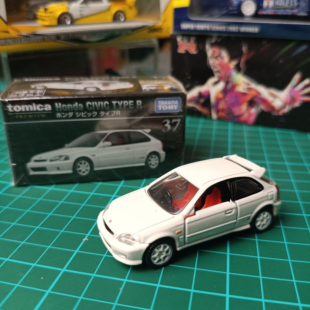 Tomica Premium Honda Civic Type R putih
