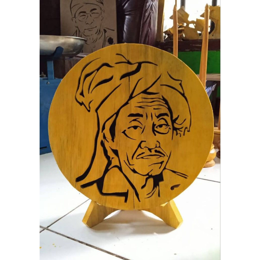 SKETSA UKIR KAYU 1 WAJAH BULAT