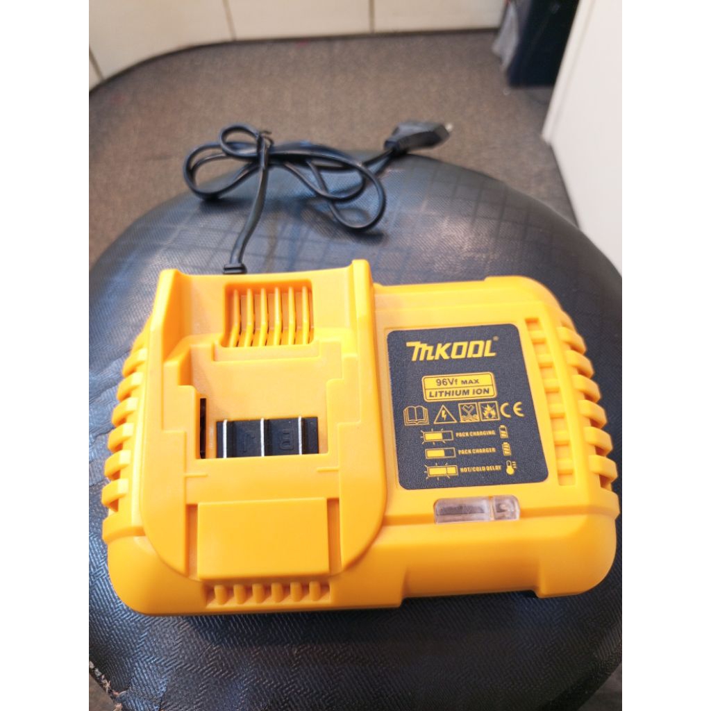 Charger Baterai Dopard/Mkodl soket A5