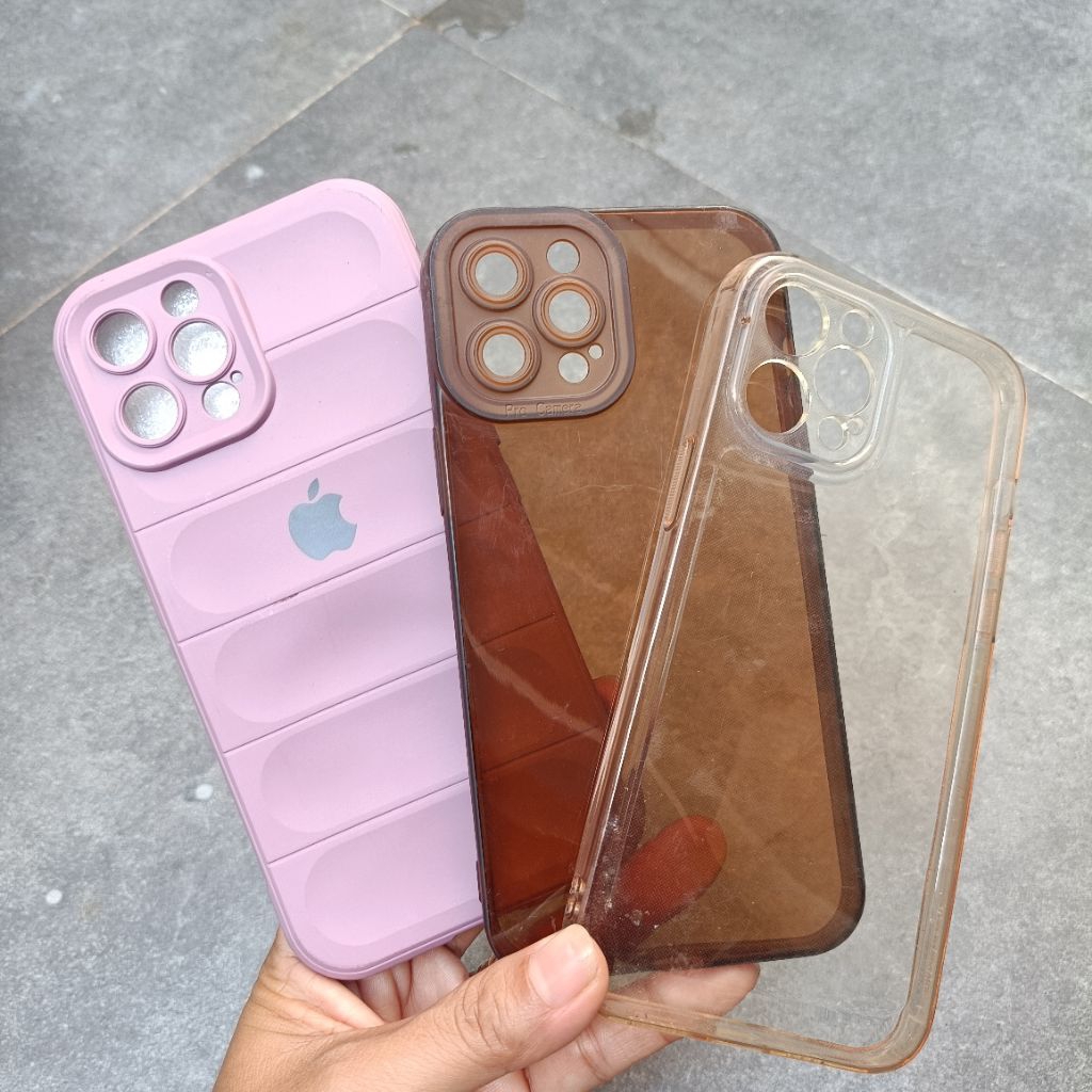 paketan casing back case Iphone12 Pro Max bekas