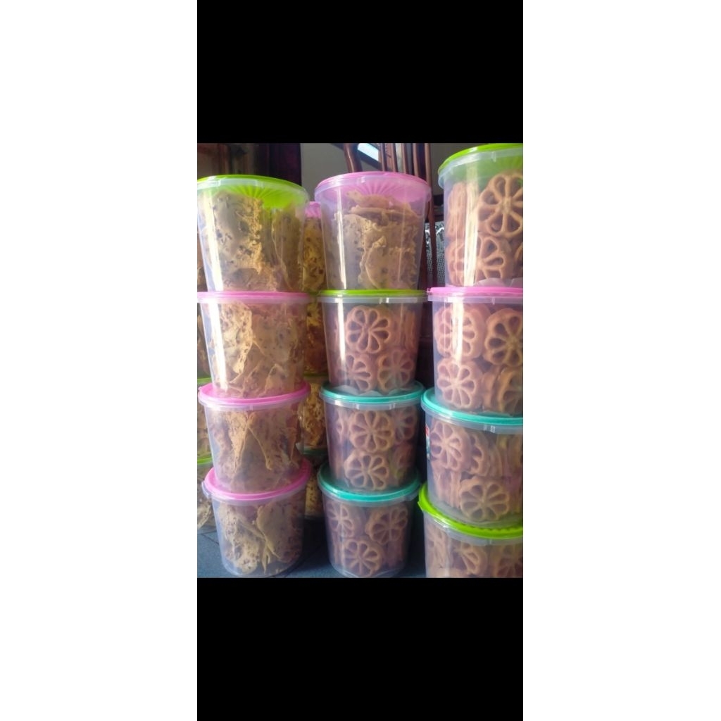 kembang goyang toples