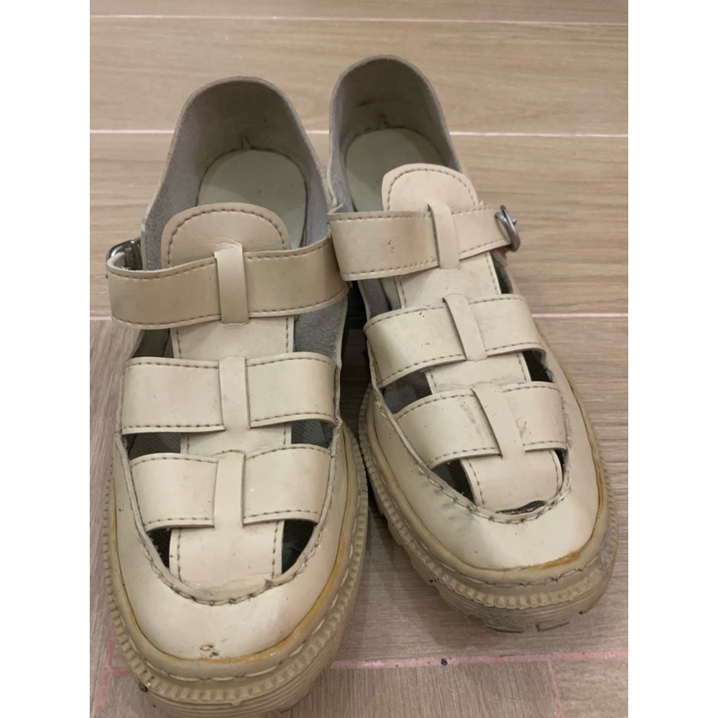 preloved sepatu docmart