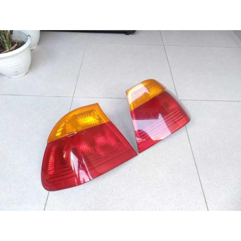 Stoplamp Mika Lampu Belakang BMW E46 E46i Original Mulus Copotan