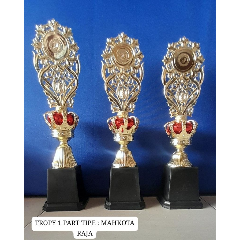 trophy (piala) 1 part mahkota raja