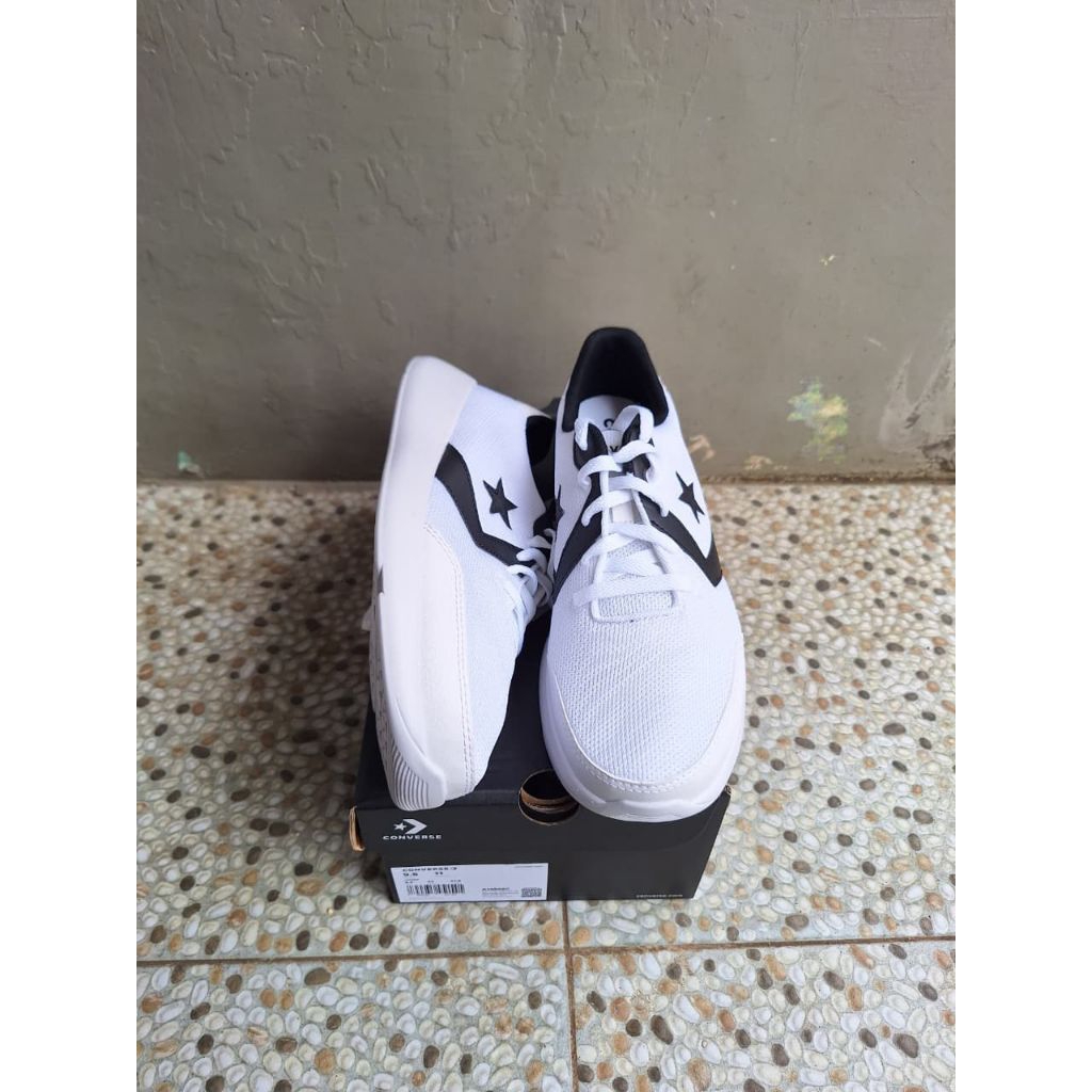 Sepatu Converse Day One Trainer OX White Black
