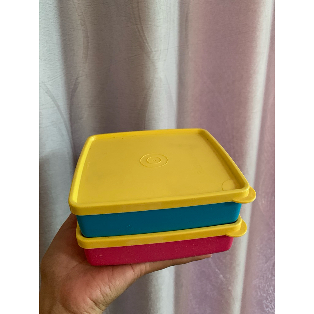 Tupperware Medium square away 360ml original new