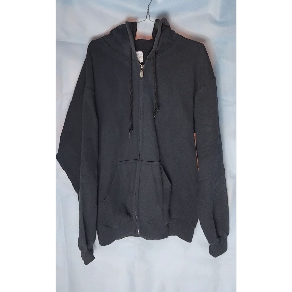 PRELOVED ZIPPER HOODIE GILDAN HITAM POLOS