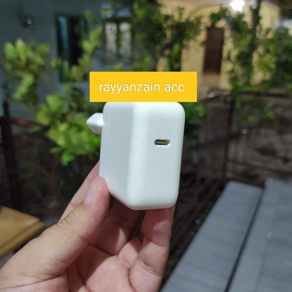 Adaptor iPhone 29 watt original ( second ) tanpa kabel data