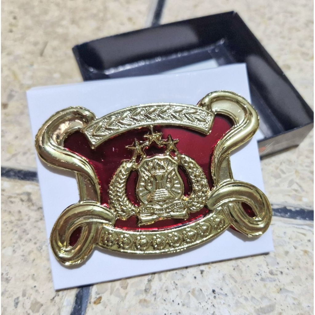 emblem baret brimob polri merah premium