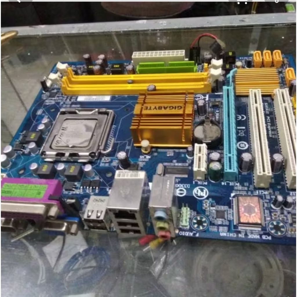 MotherboardGigabyteG31AsusDDR2