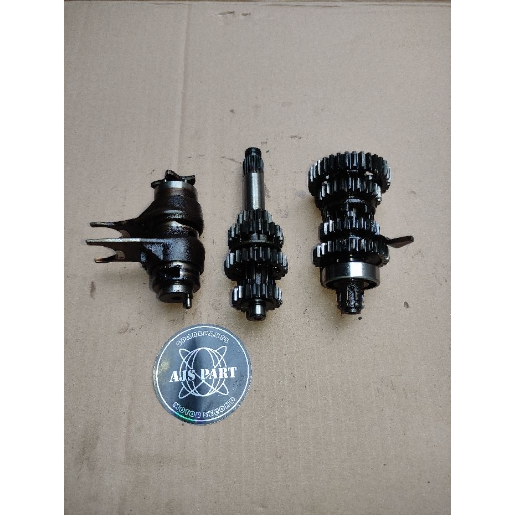 gigi gear rasio gearbox gear box transmisi capit udang full set Honda Revo absolut Revo fi injeksi B