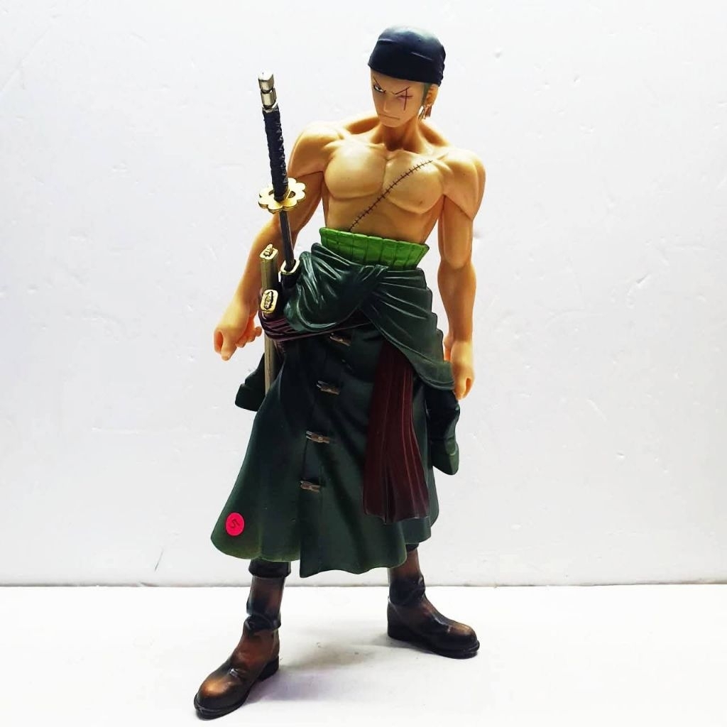 mainan static figureZoro one piece One Piece: Roronoa ZoroJulukan: "Pirate Hunter Zoro"Anggota kru S