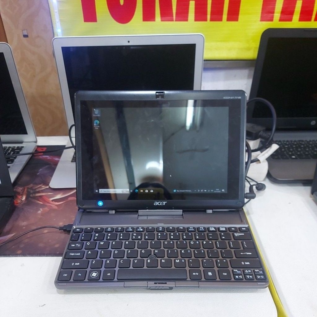 Acer Iconia Tab W500 amd c-60 ram 2gb ssd 32gb 2in1 minus lcd touchscreen tidak bisa 957