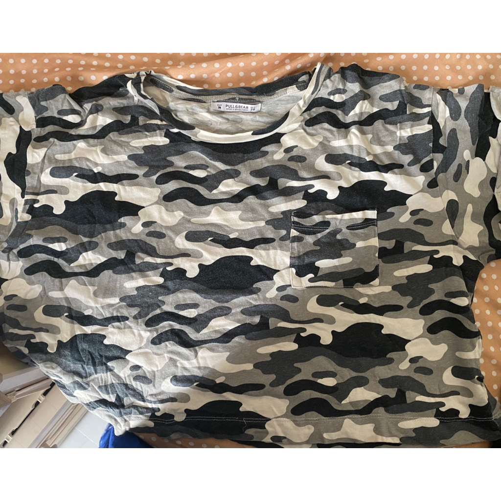 Preloved Kaos Loreng Croptop Pull&Bear