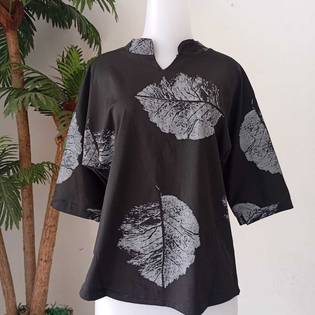 Baju Kaos Wanita Motif Bunga - Baju Preloved - Baju Bekas