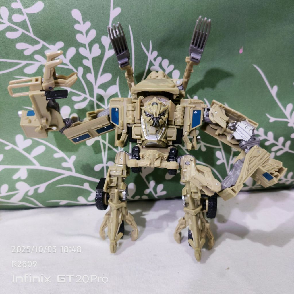 Transformers STUDIO SERIES SS-24 Bonecrusher Hasbro Tomy