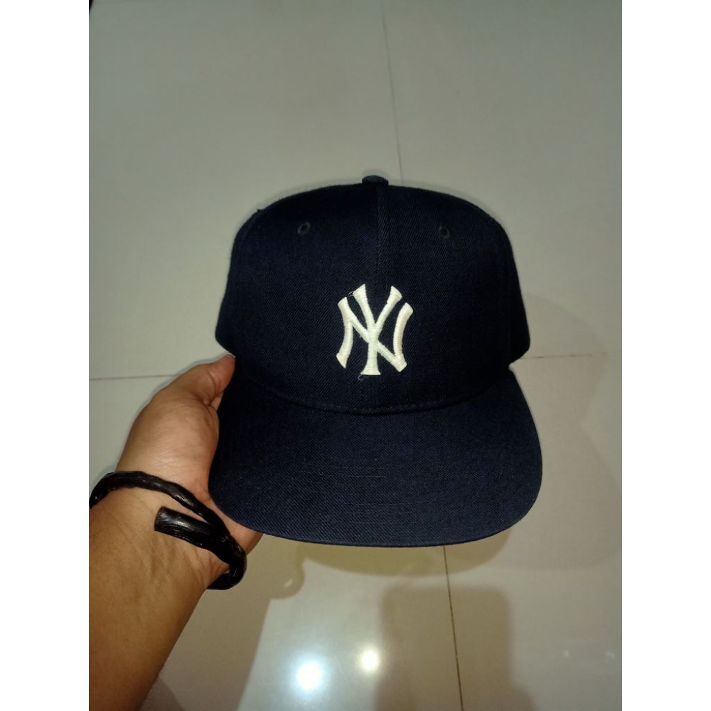 Topi Vintage Newera Pro model NY Yankees