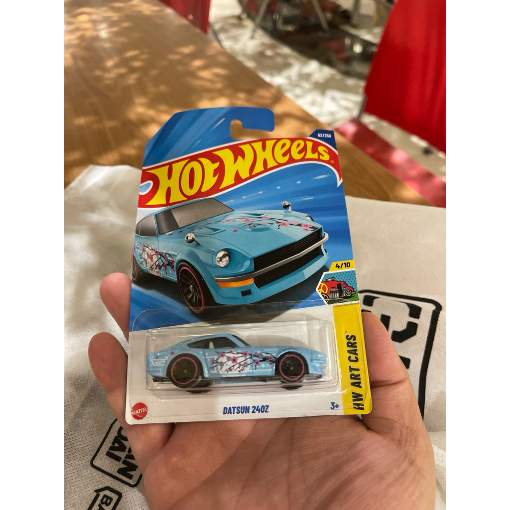 hot wheels datsun 240z
