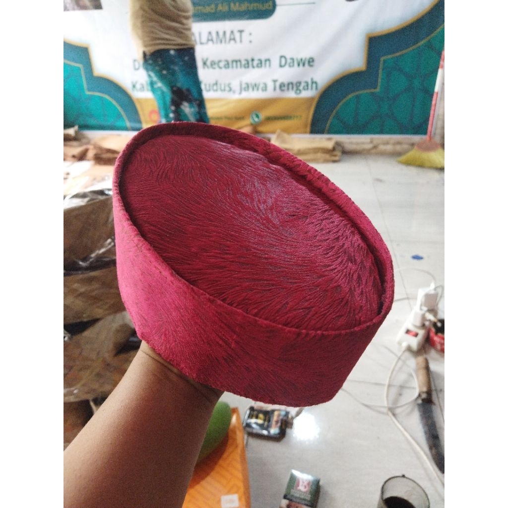 PECI/SONGKOK BLUDRU MERAH MEWAH