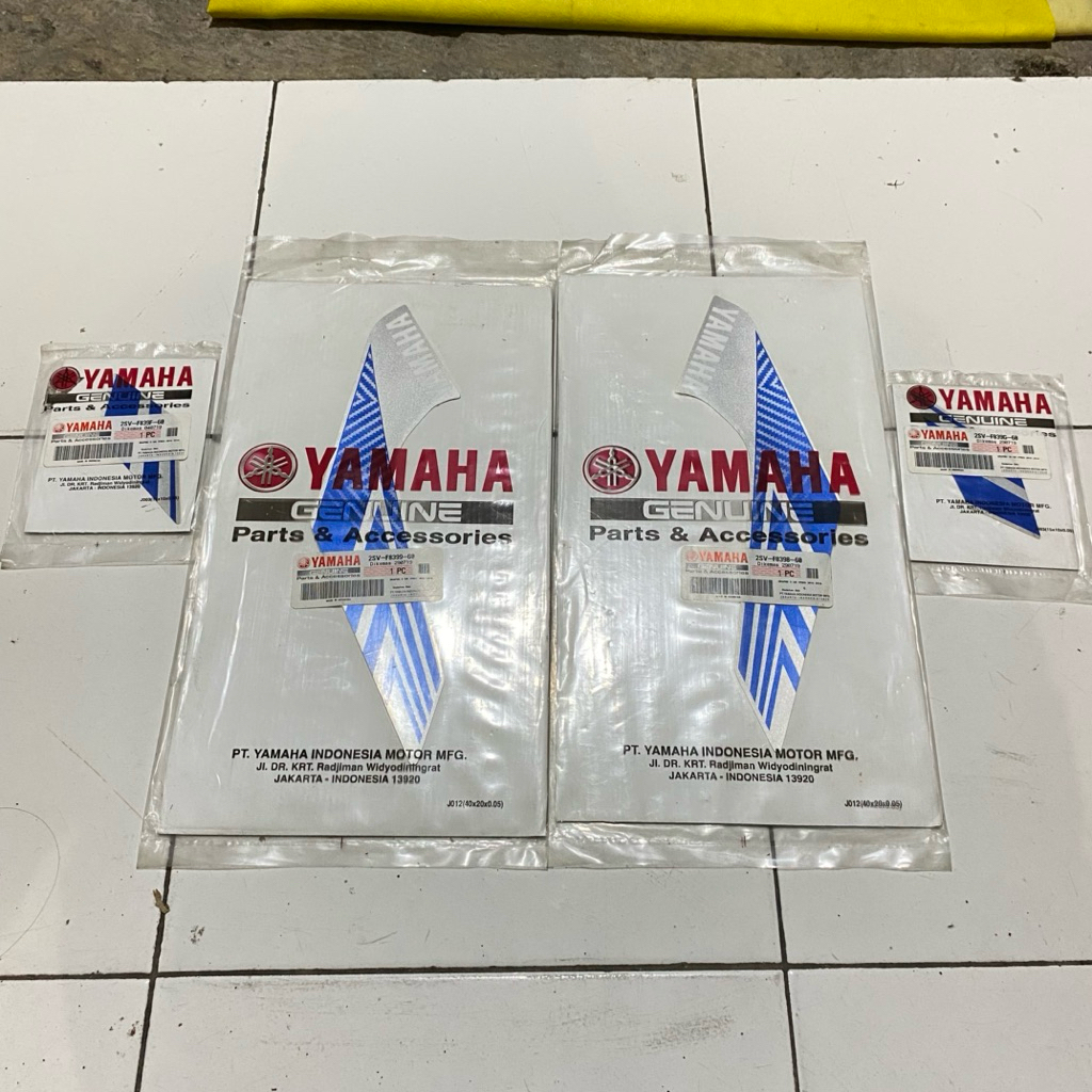 Striping stiker sayap body depan Yamaha Xeon gt 125 2014 biru original YGP