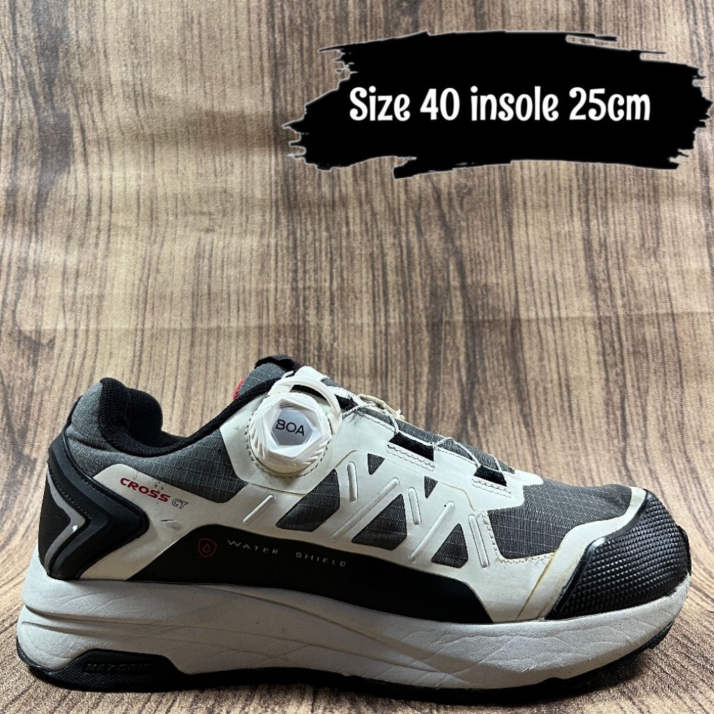 Sepatu Outdoor Gunung Hiking Prospecs Size 40