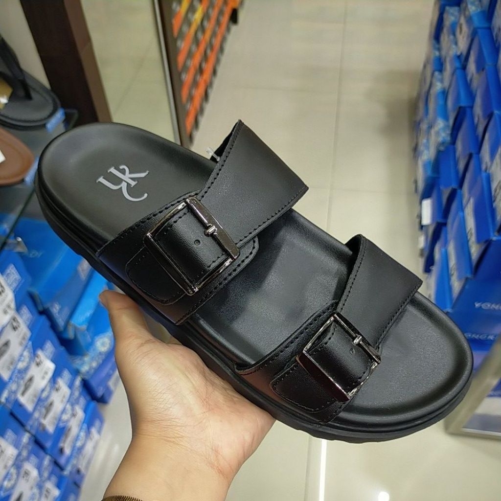 Sandal Flat Selop Pria YONGKI KOMALADI Ori