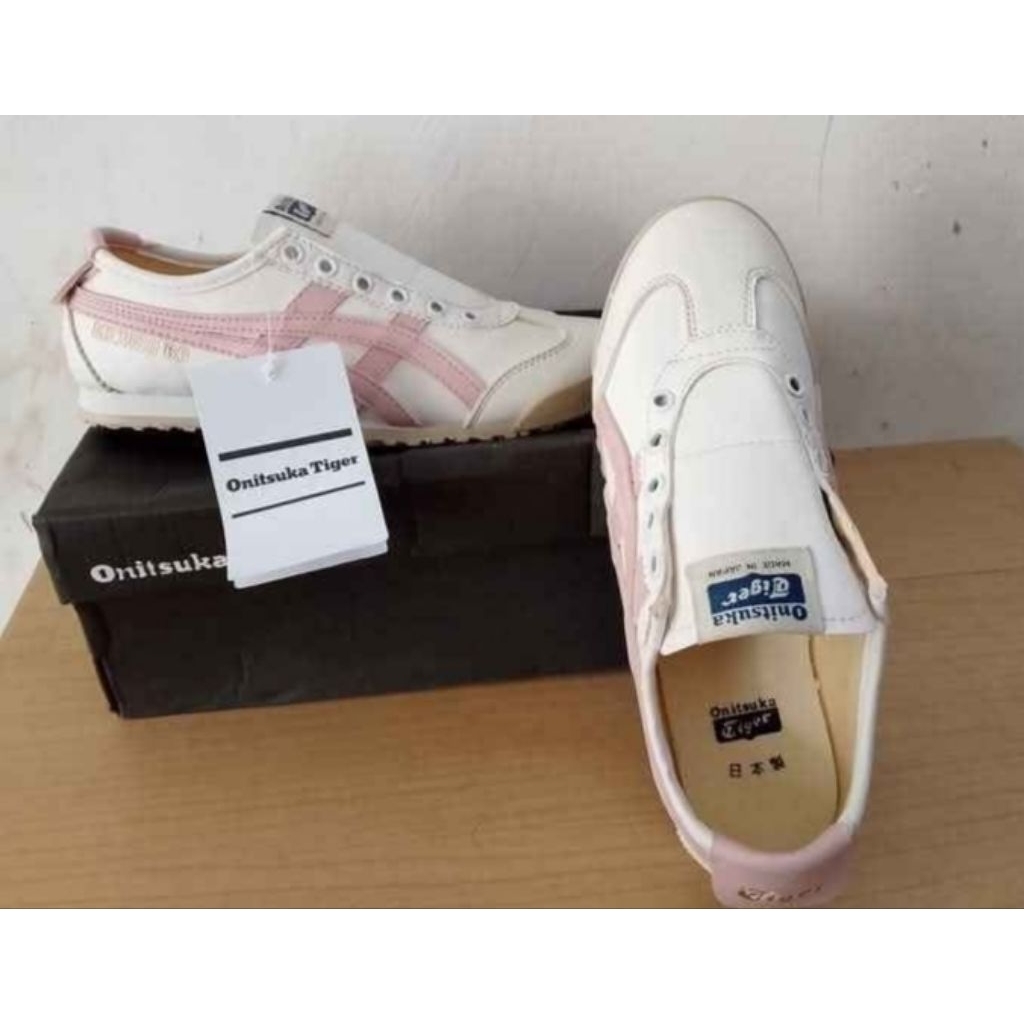 onitsuka slip on