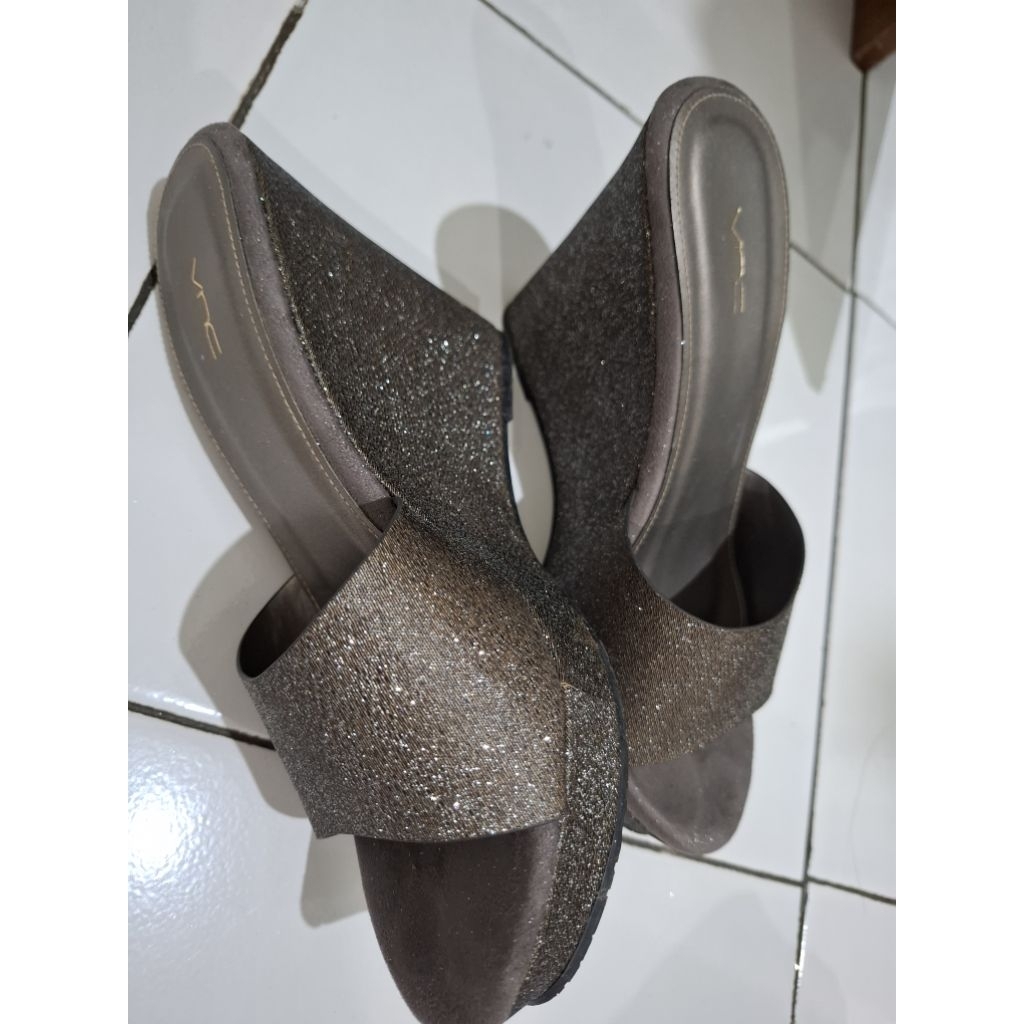 SANDAL HEELS WEDGES PESTA WANITA MERK VNC
