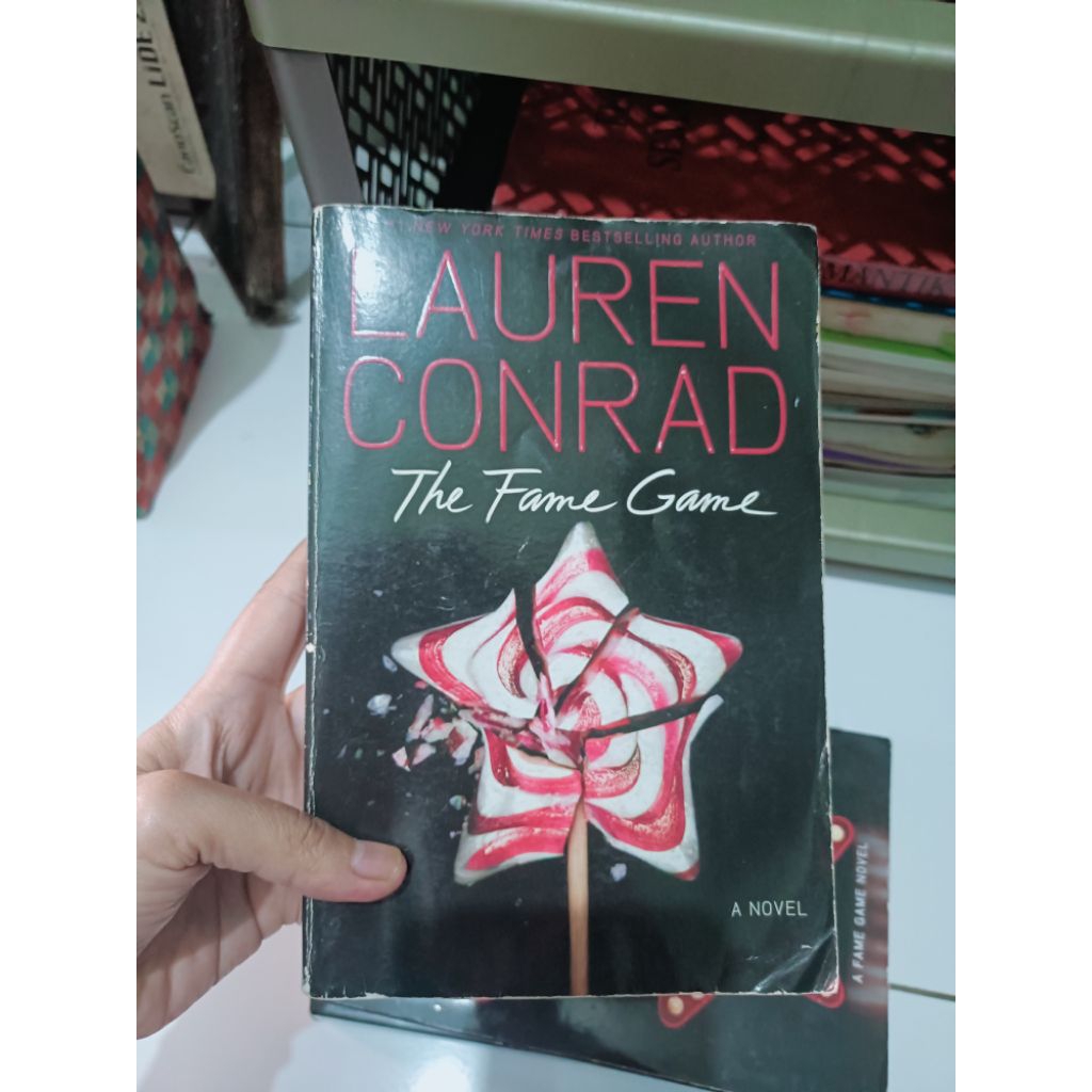 Set Novel Preloved The Fame Games (English)