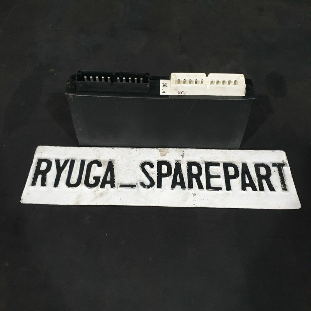 relay modul module original BMW E34 1379741