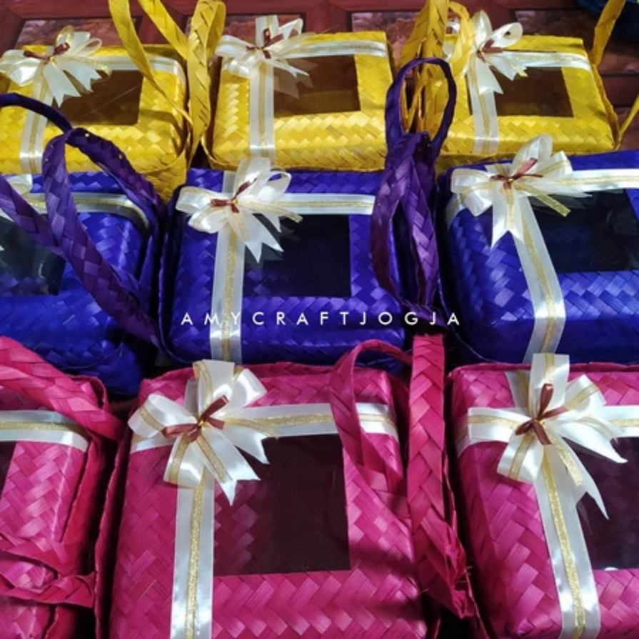 Besek Mika Pita Warna 15 x 15 x 8 cm/Besek Bambu/Besek Anyaman Bambu/Besek Sepasang