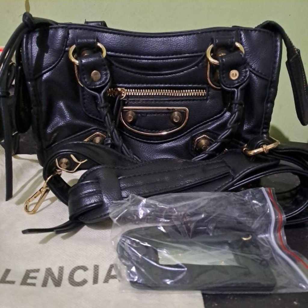 PRELOVED - TAS BAL*NCIAGA HITAM PREMIUM