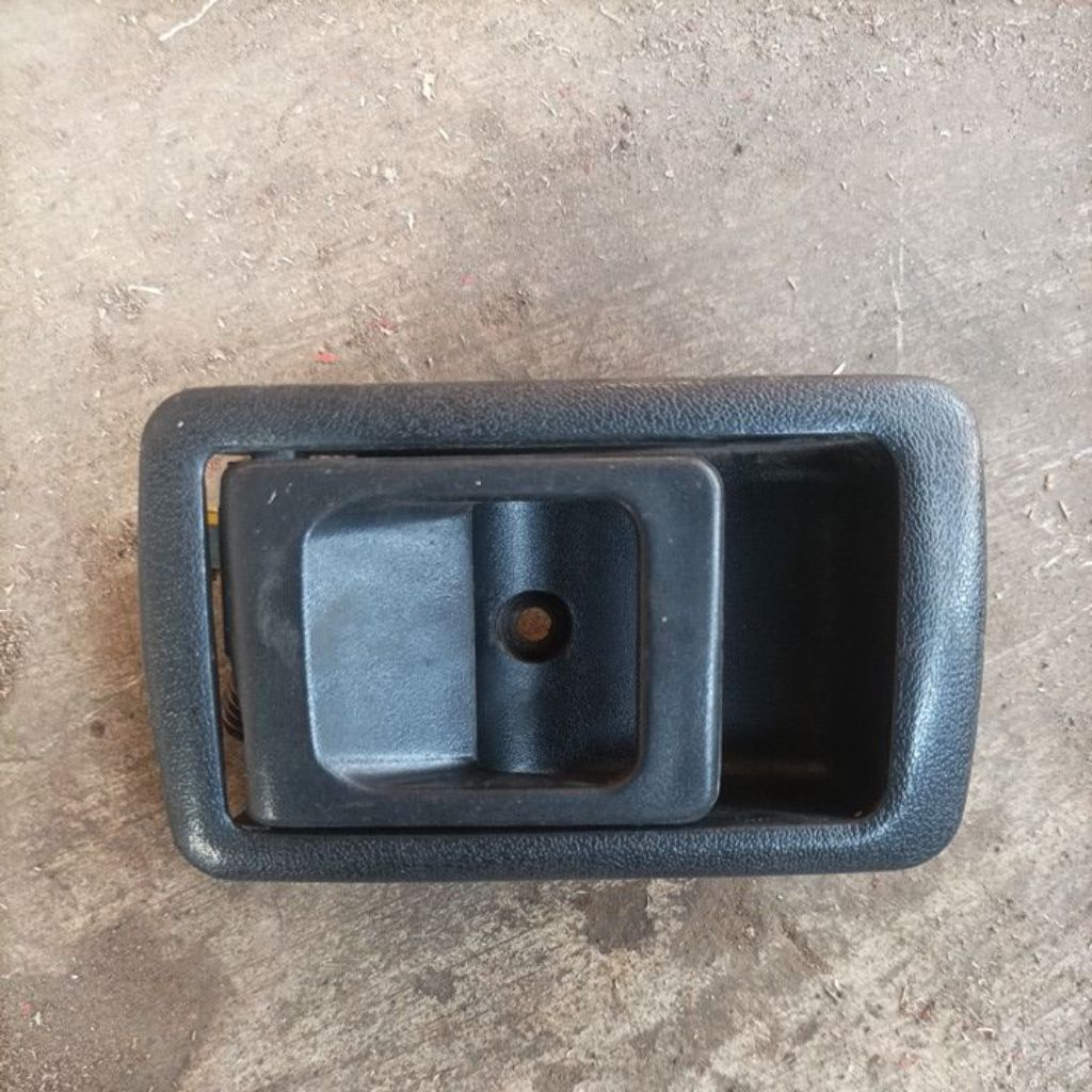 handle pintu dalam mazda 626 sgx