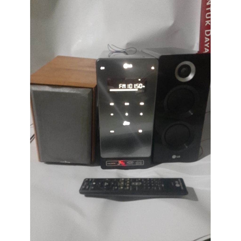 LG Mini Compo DVD Micro Hifi
System FB 166