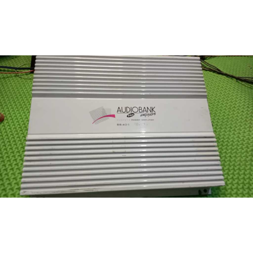 Power Audio Mobil Audiobank BB401 4 Channel Kondisi Bekas Normal.