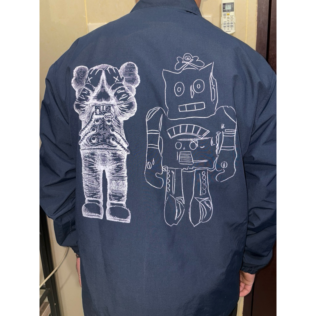 preloved jaket uni*lo x kaws