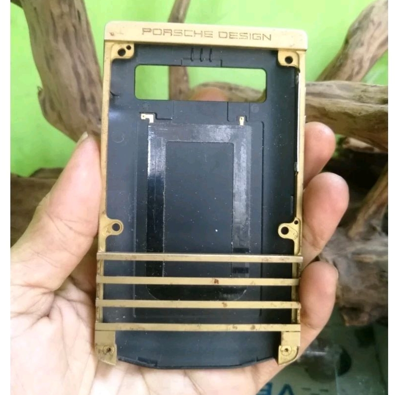 casing Gold + tutup Blackberry Porsche Design